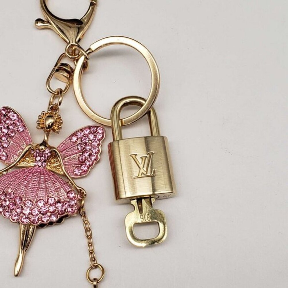 Louis Vuitton Gold Padlock 🔒 Key Set Authentic LV w/ Unbranded Fairy Keychain - Picture 4 of 6